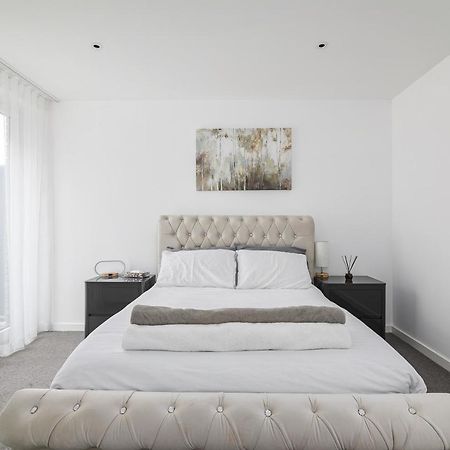 Luxury Spacious Flat With Communal Gardens And Parking London Eksteriør bilde