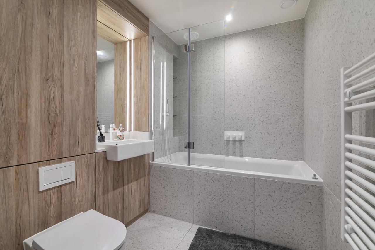 Luxury Spacious Flat With Communal Gardens And Parking London Eksteriør bilde