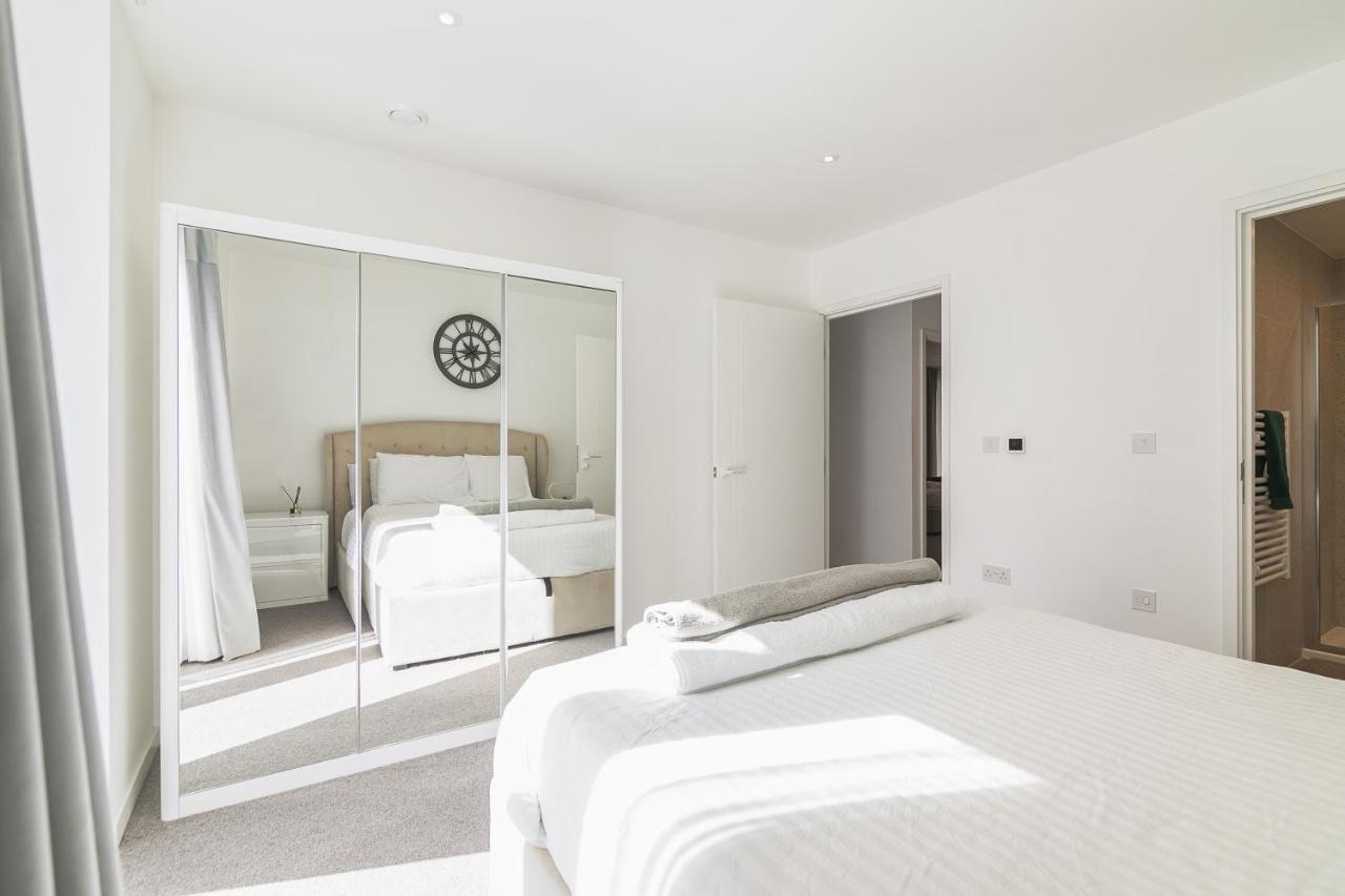 Luxury Spacious Flat With Communal Gardens And Parking London Eksteriør bilde