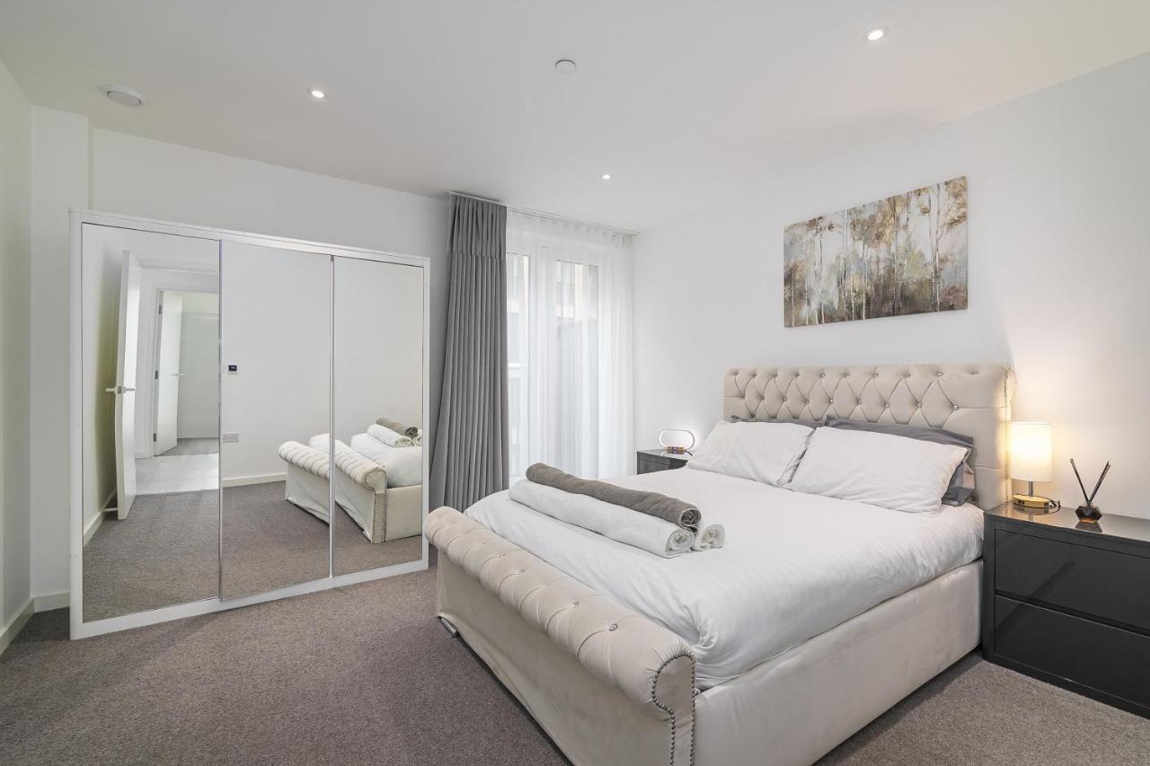 Luxury Spacious Flat With Communal Gardens And Parking London Eksteriør bilde