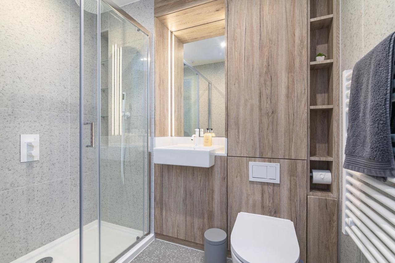 Luxury Spacious Flat With Communal Gardens And Parking London Eksteriør bilde