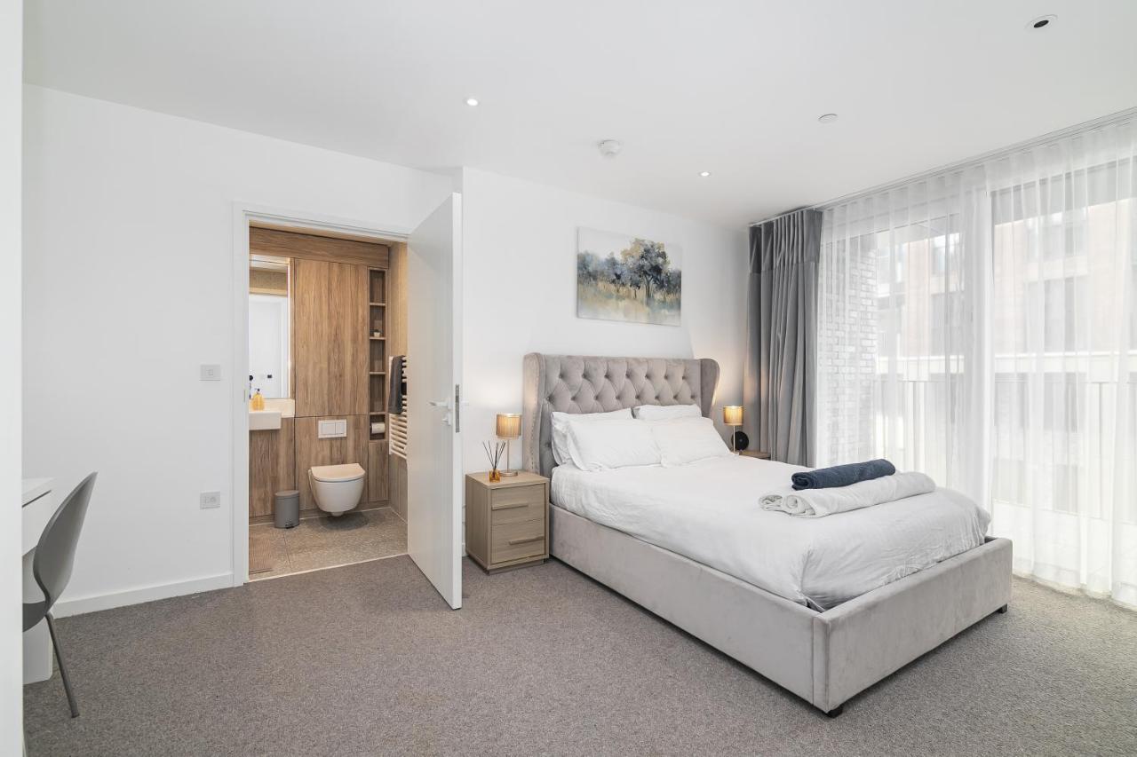 Luxury Spacious Flat With Communal Gardens And Parking London Eksteriør bilde